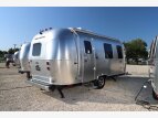 Thumbnail Photo 11 for New 2022 Airstream Caravel